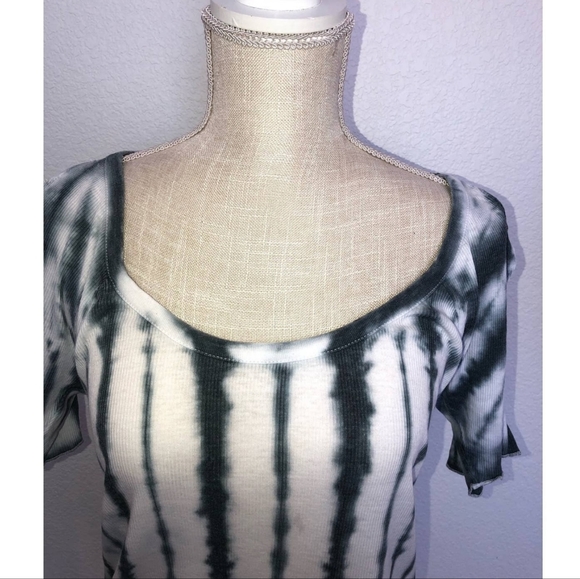 EUC🔹️Chaser Double Cold Shoulder Ribbed Blue and White Tie Dye Top - M - Picture 4 of 6